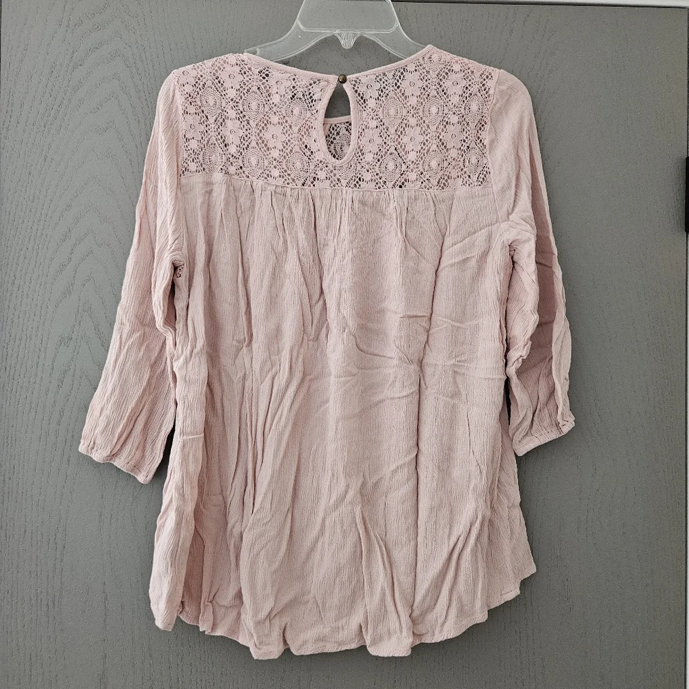 Liz Lange Maternity Pink Leave Top Blouse Small - Picture 3 of 3